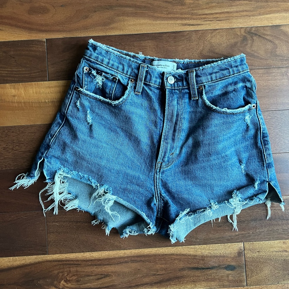 Curve Love Mom Shorts high rise Abercrombie and Fitch 27
